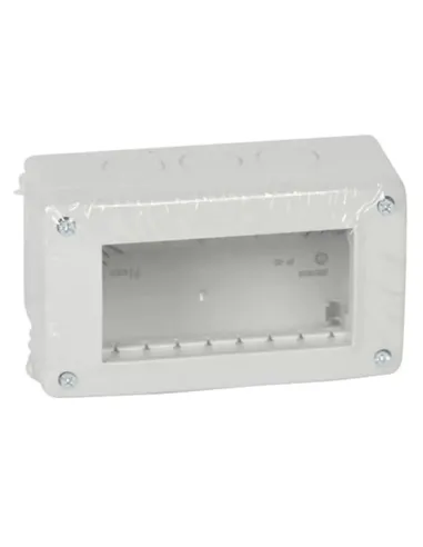 Legrand 4-seater IP40 wall-mounted container 680604